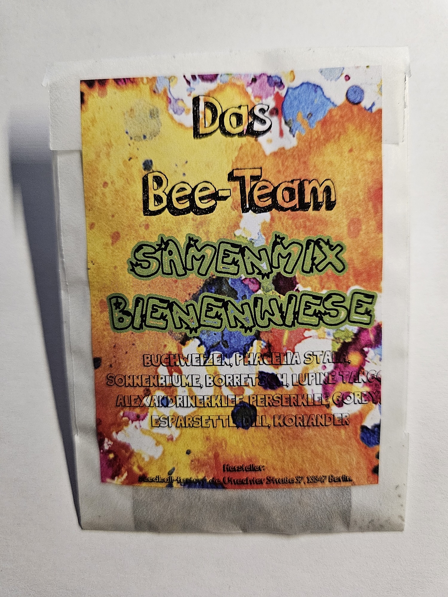 Der Samenmix Bienenwiese "Das Bee-Team" wird Bienen viel Nahrung bringen-